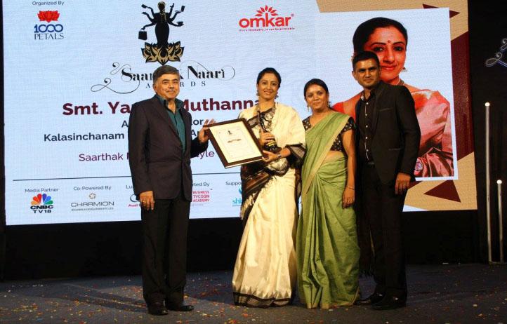 Manoj P Kudtharkar Saarthak Naari Award