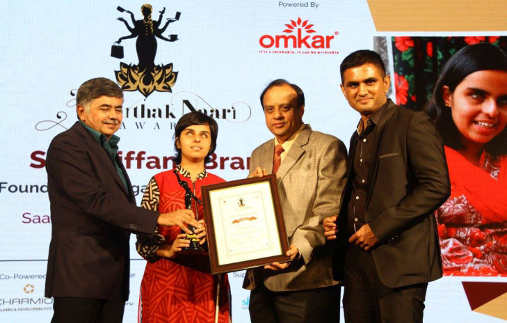 Manoj P Kudtharkar Saarthak Naari Award